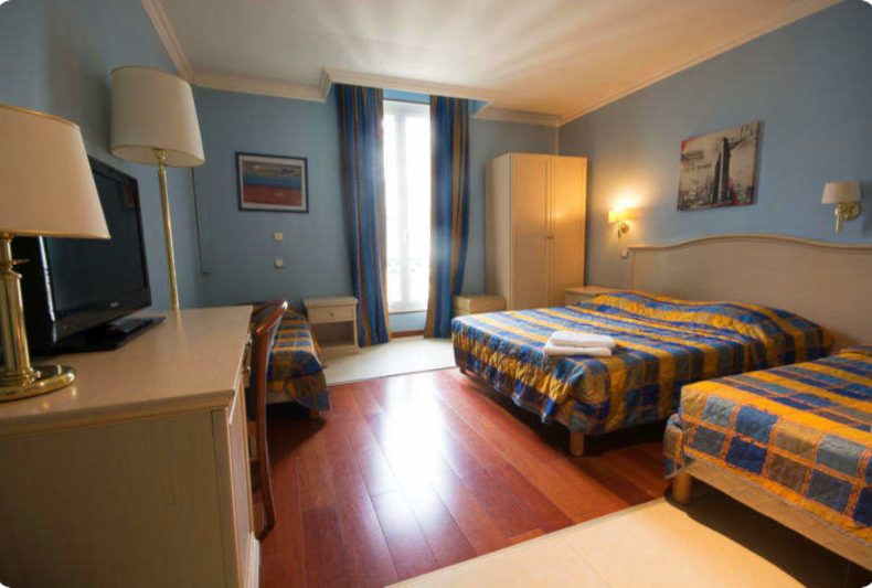 Hostel in nice - Hostel Baccarat Nice Officiel - 4 Bed Private Ensuite